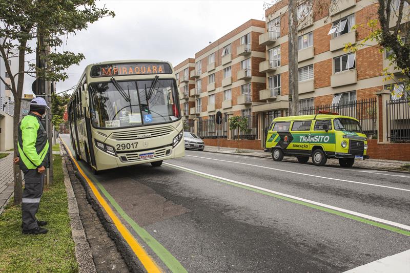 Faixa exclusiva para ônibus na Rua Marechal Deodoro no trecho entre a Rua Ubaldino do Amaral e Prefeito Angelo Lopes - Curitiba, 31/05/2021 - Foto: Daniel Castellano / SMCS