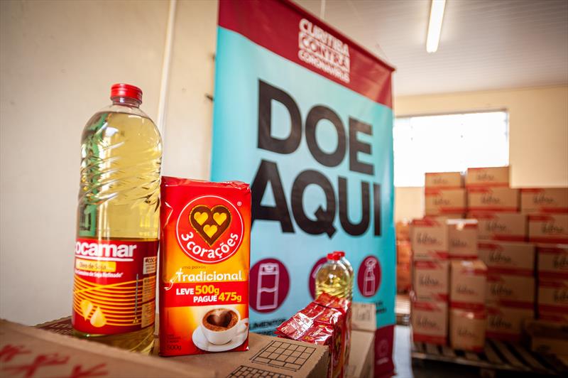 FAS recebe alimentos do Mesa Brasil e da A. Yoshi Engenharia.
Foto: Andre Wormsbecker