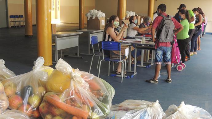 A Secretaria Municipal da Educação realizará o fornecimento de kits de alimentação escolar de 3 a 7 de maio.
Foto: Valdecir Galor/SMCS