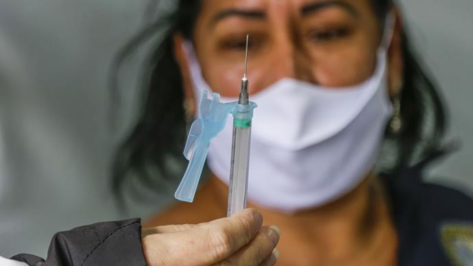 Saúde vacina professores com 49 anos ou mais. Foto: Pedro Ribas/SMCS