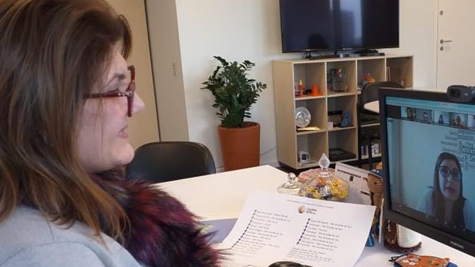 Secretária municipal da Educação, Maria Sílvia Bacila, participa da reunião on-line das cidades educadoras.
Foto: Divulgação