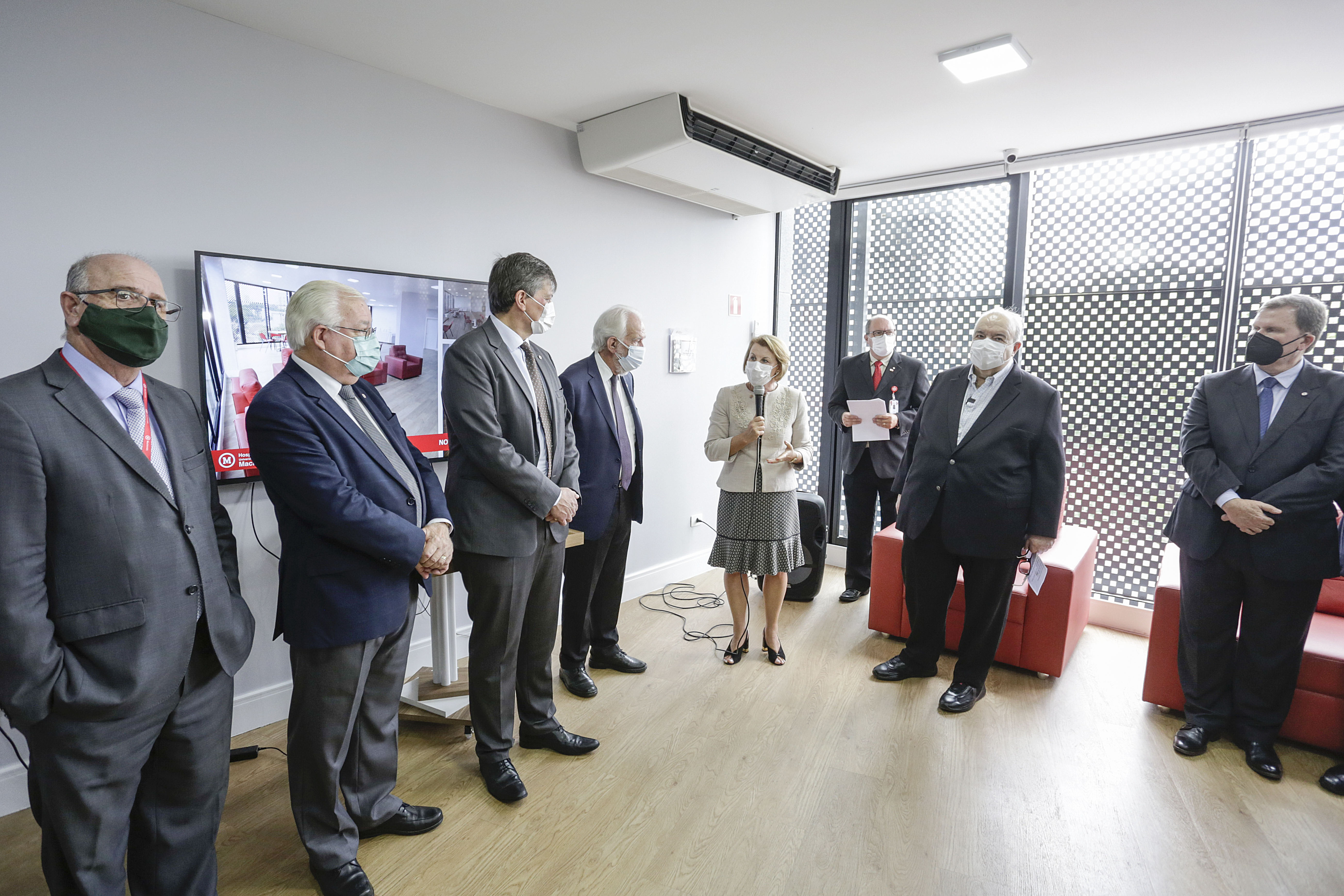 Na inauguração de unidade de queimados, Piana reforça apoio ao