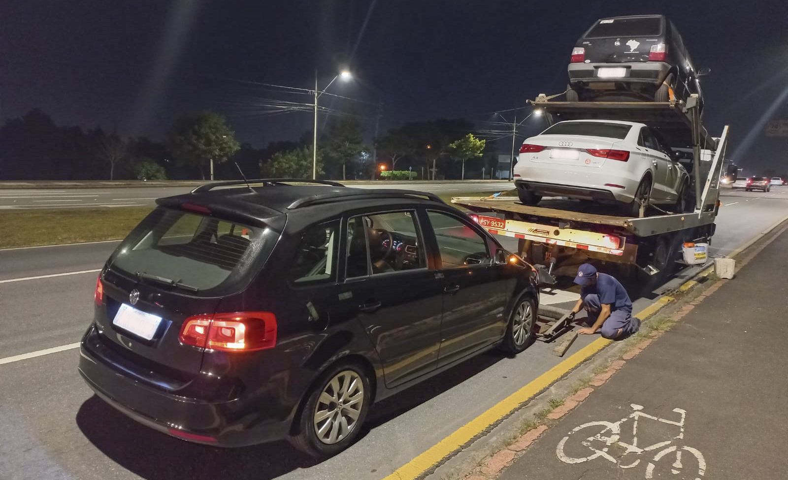 Guarda Municipal acaba com disputa de corrida entre carros de luxo - Portal  do Servidor de Curitiba