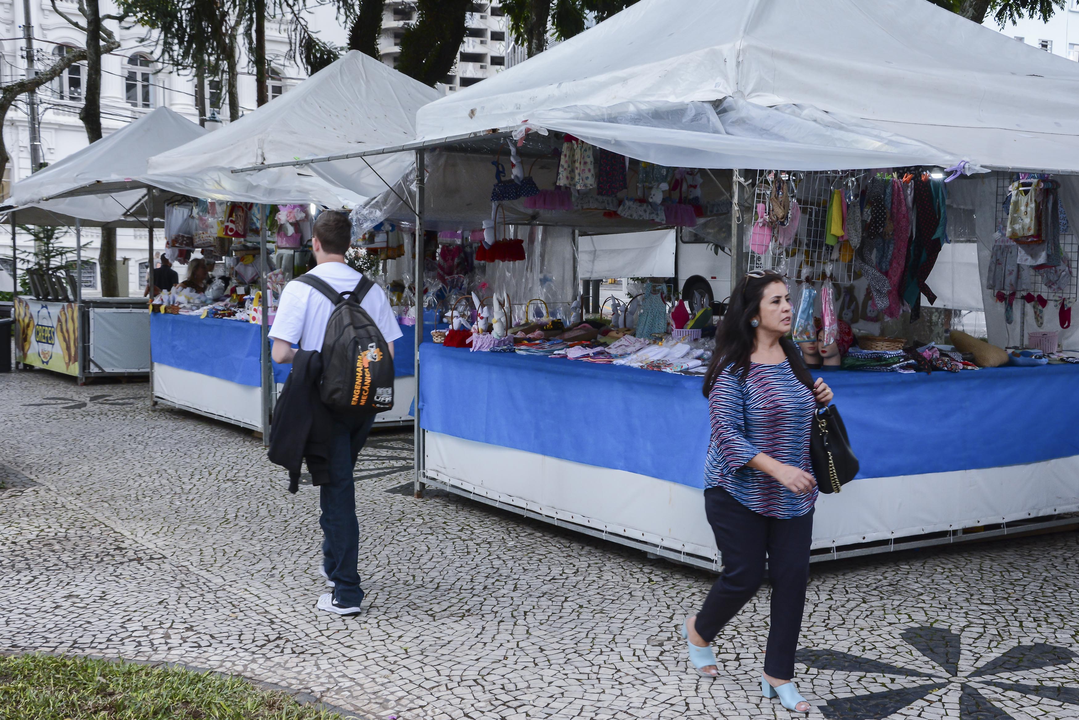 Feira de Páscoa começa nesta quarta (29) nas praças Osório e Santos Andrade  - RIC Mais