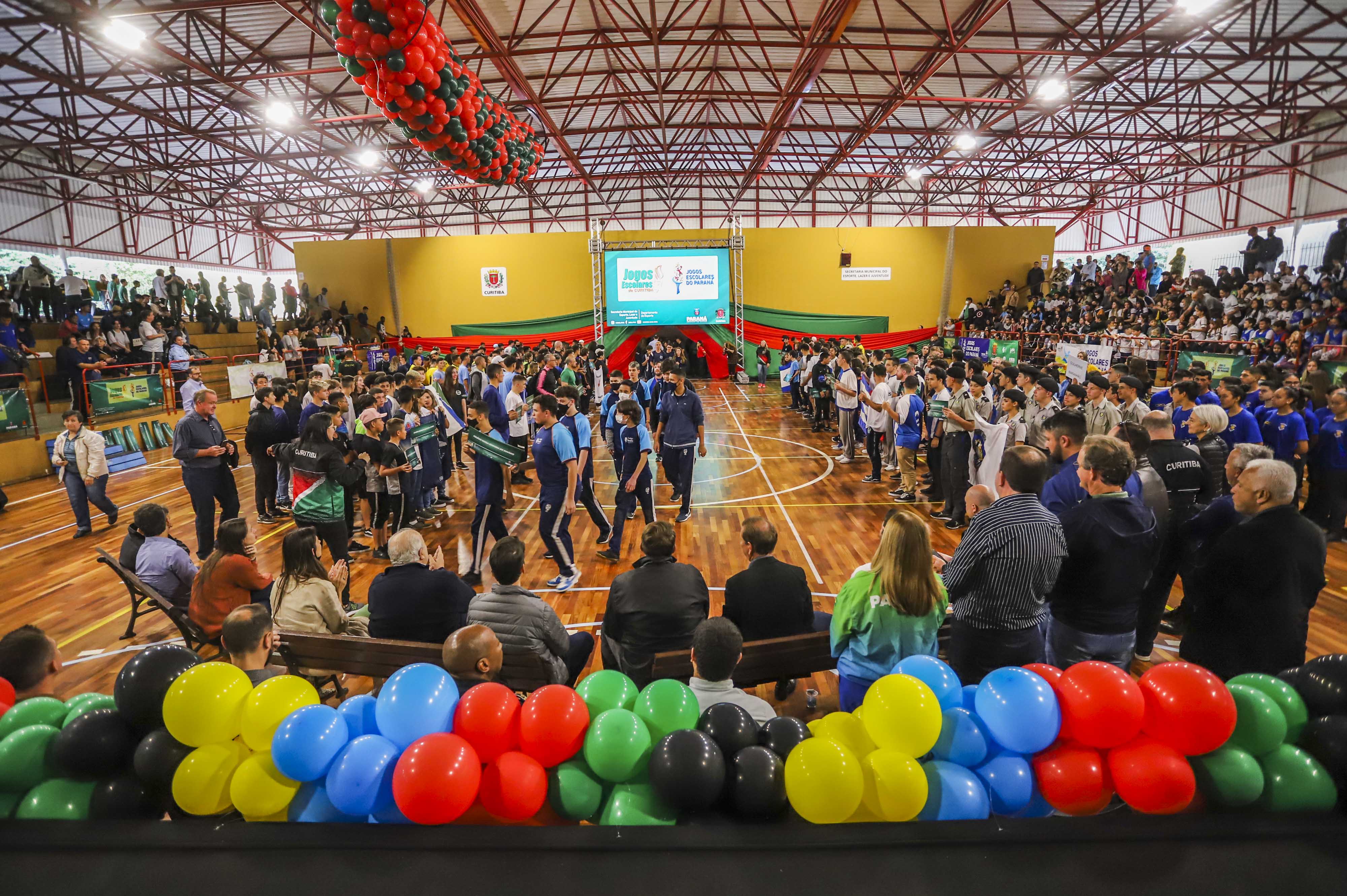 Após mais de um mês, prefeitura de Curitiba libera jogos de