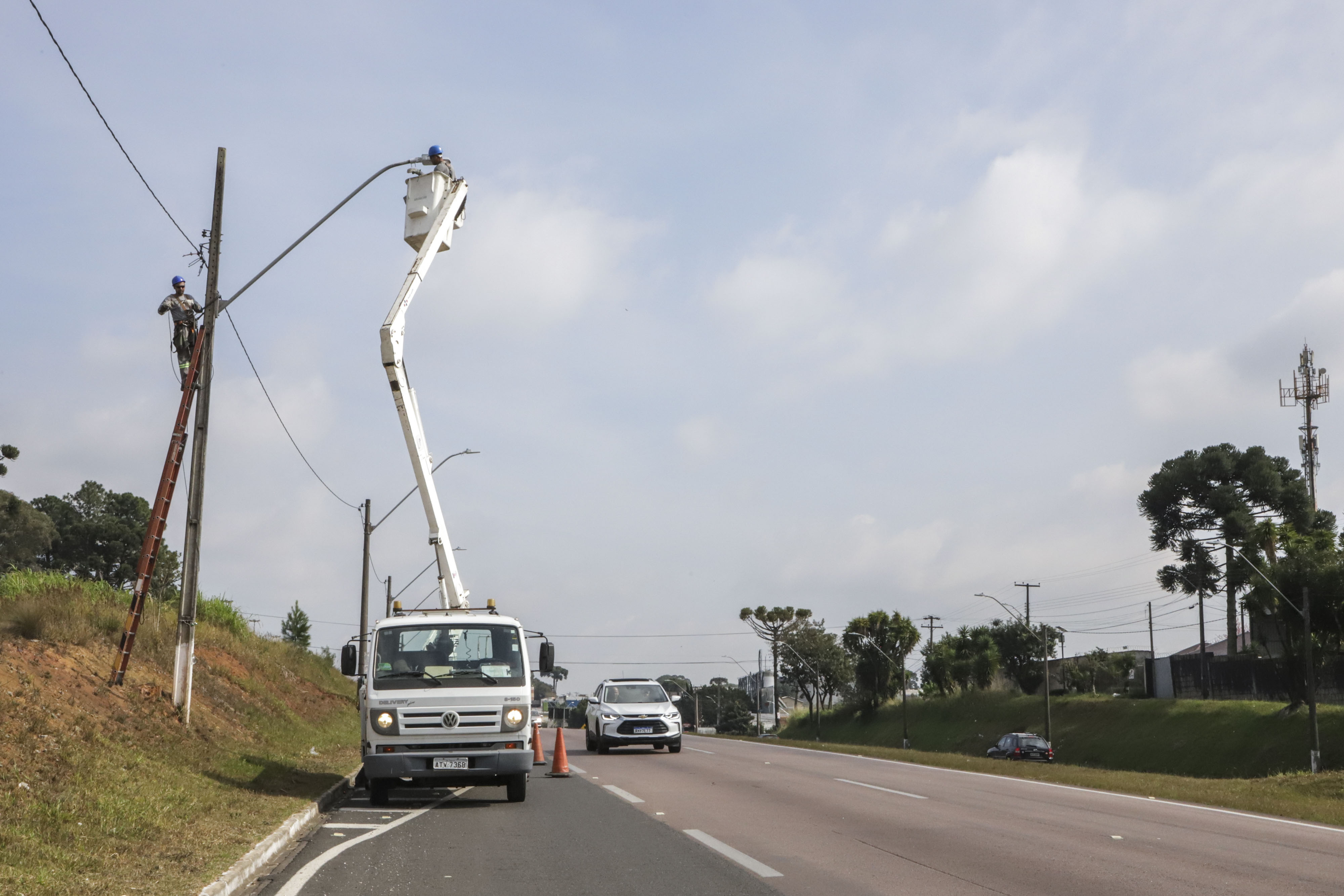 Trecho urbano da BR-277 ganha nova iluminação em tecnologia LED -  Prefeitura de Curitiba