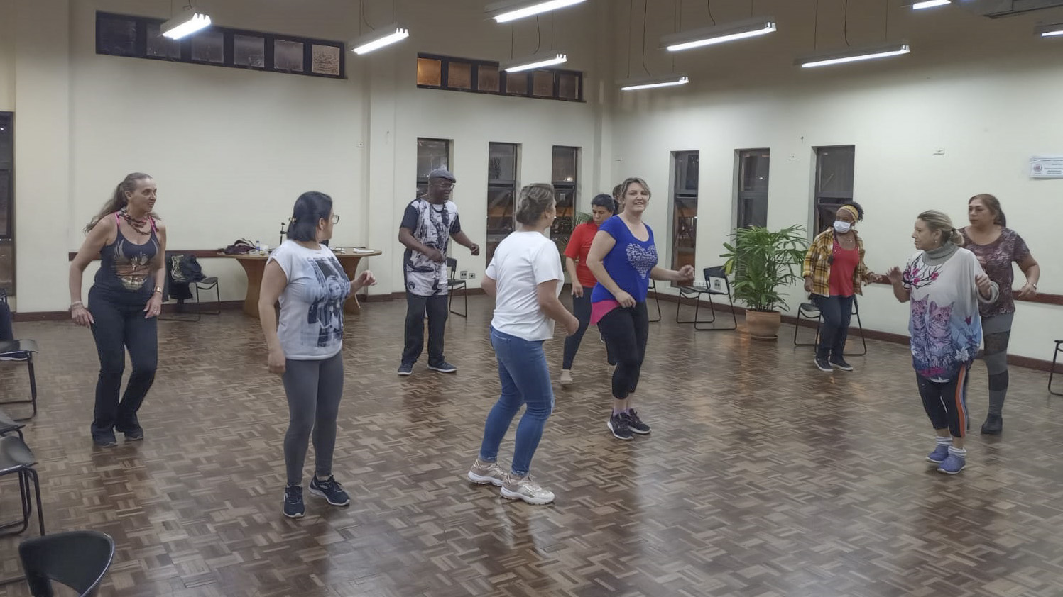 Oficina de Dança Afro colégio Benonivio 