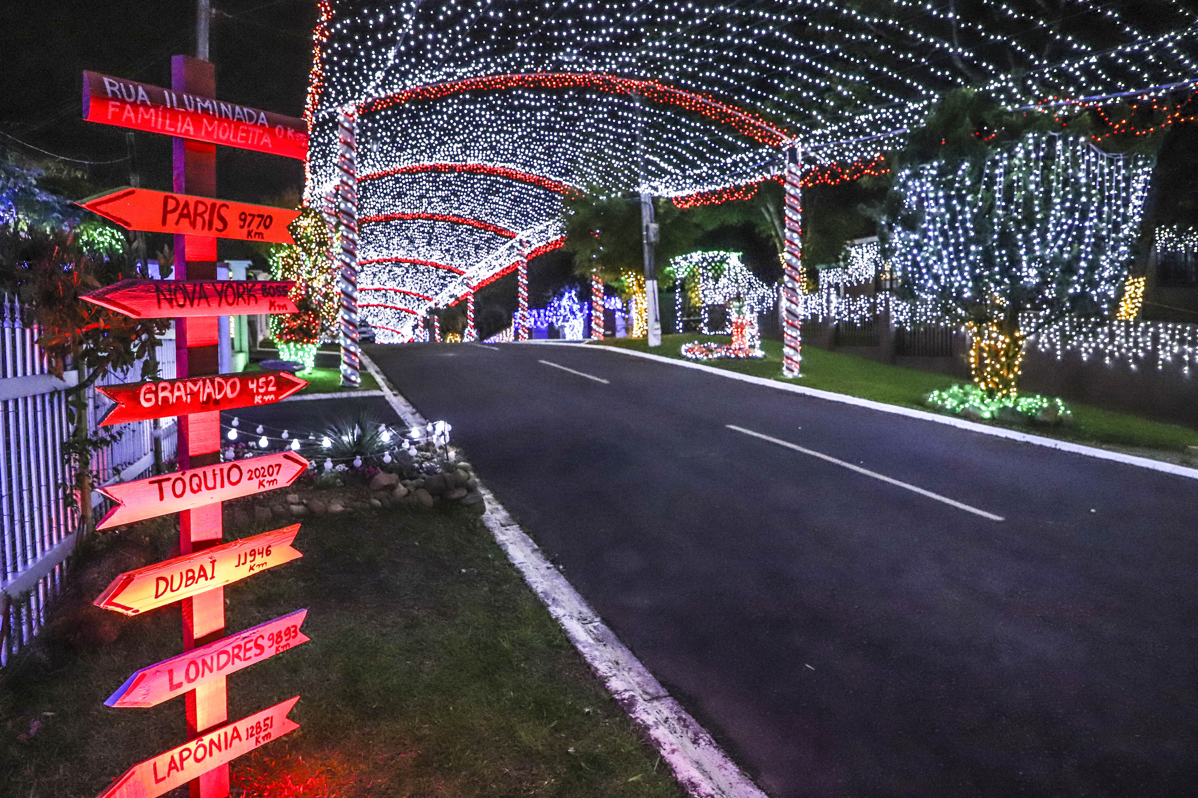 CENÁRIO VILA NATALINA ÁRVORE DE NATAL COM NOEL - Senhor Natal