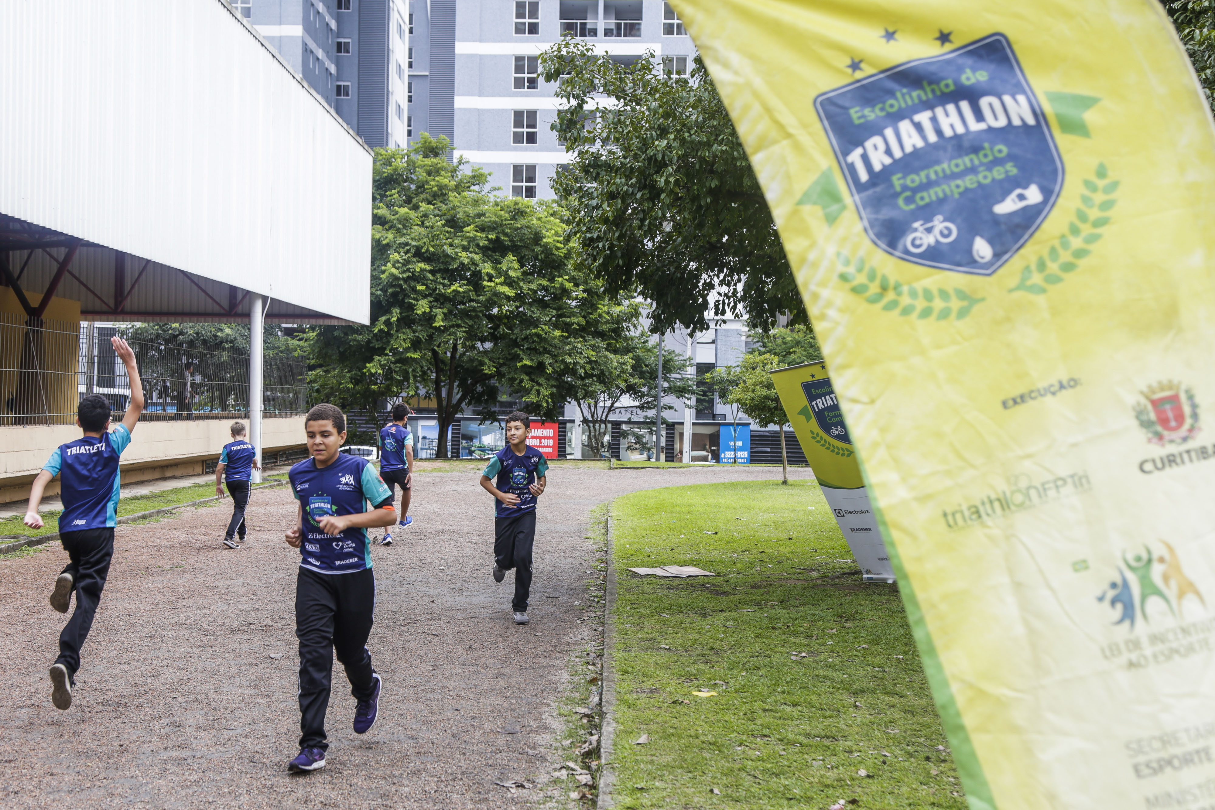 Atletas da Escolinha de Triathlon Formando campeões participam da edição de  30 anos do SESC Caiobá – Escolinha de Triathlon