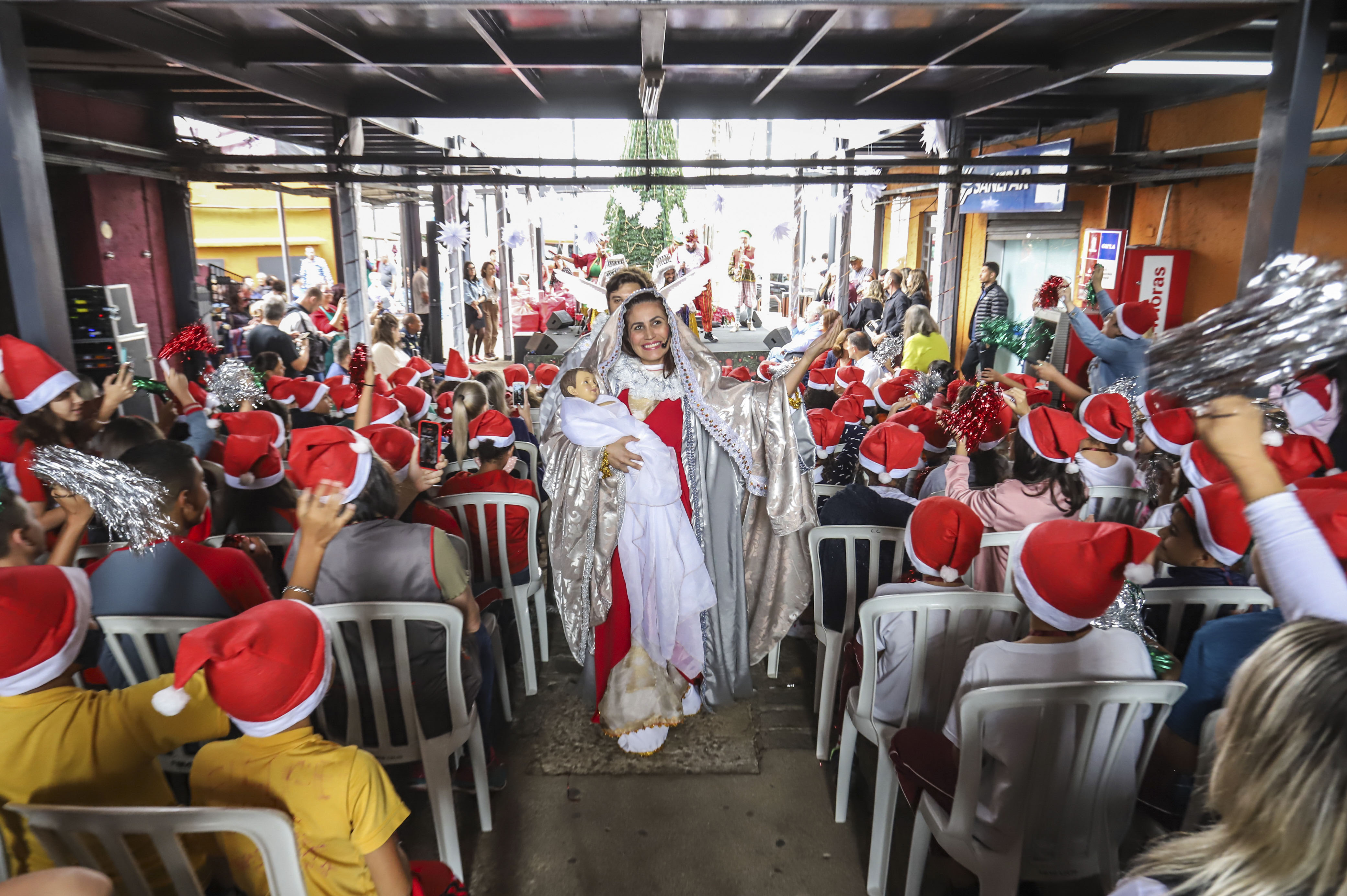 Natal Luz dos Pinhais na Rua da Cidadania do Boa Vista