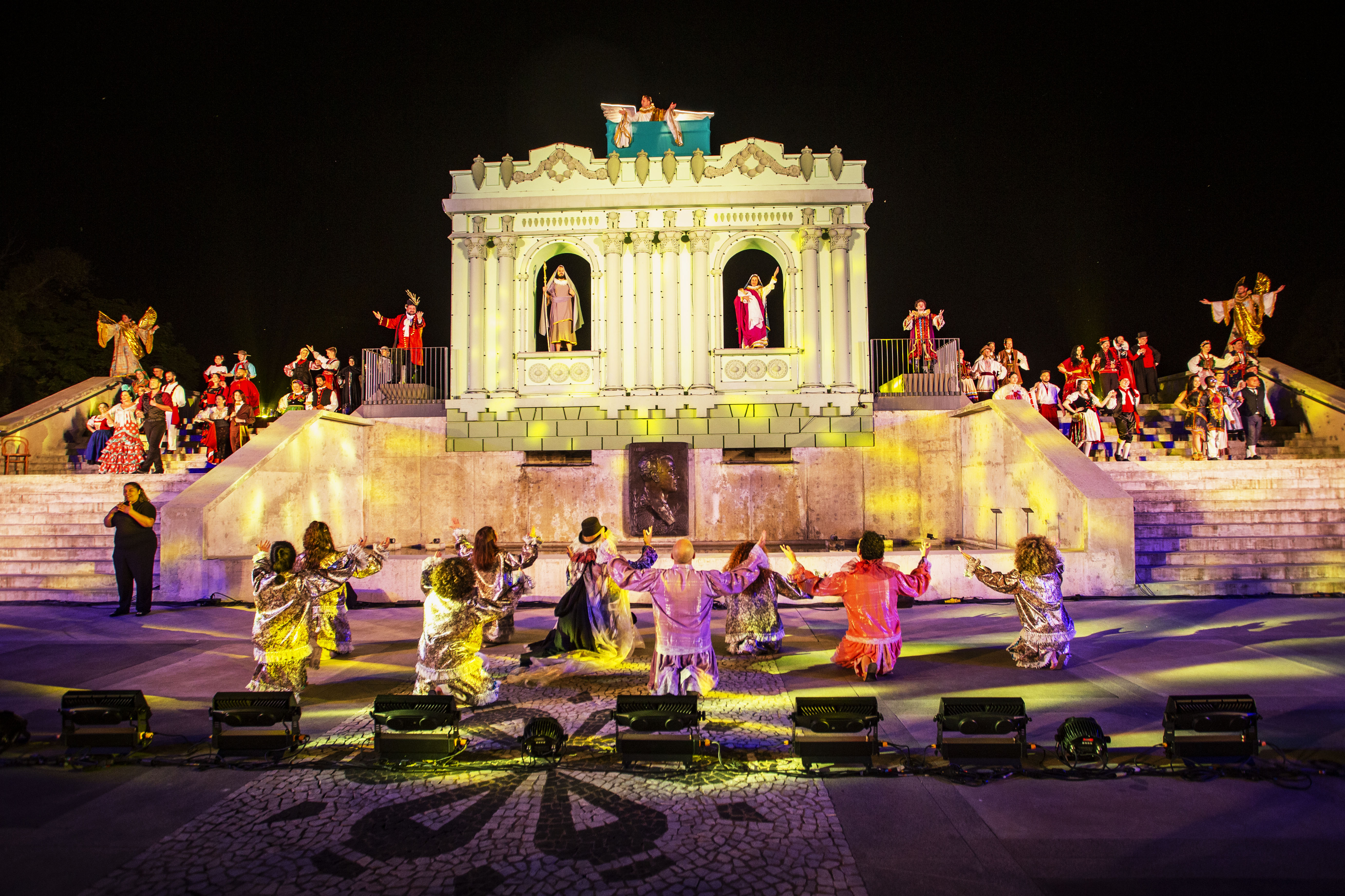 Evento do mundo bruxo comemora o Natal do Ministério da Magia Paraná no  Souq Curitiba - Gazeta de Pinheiros