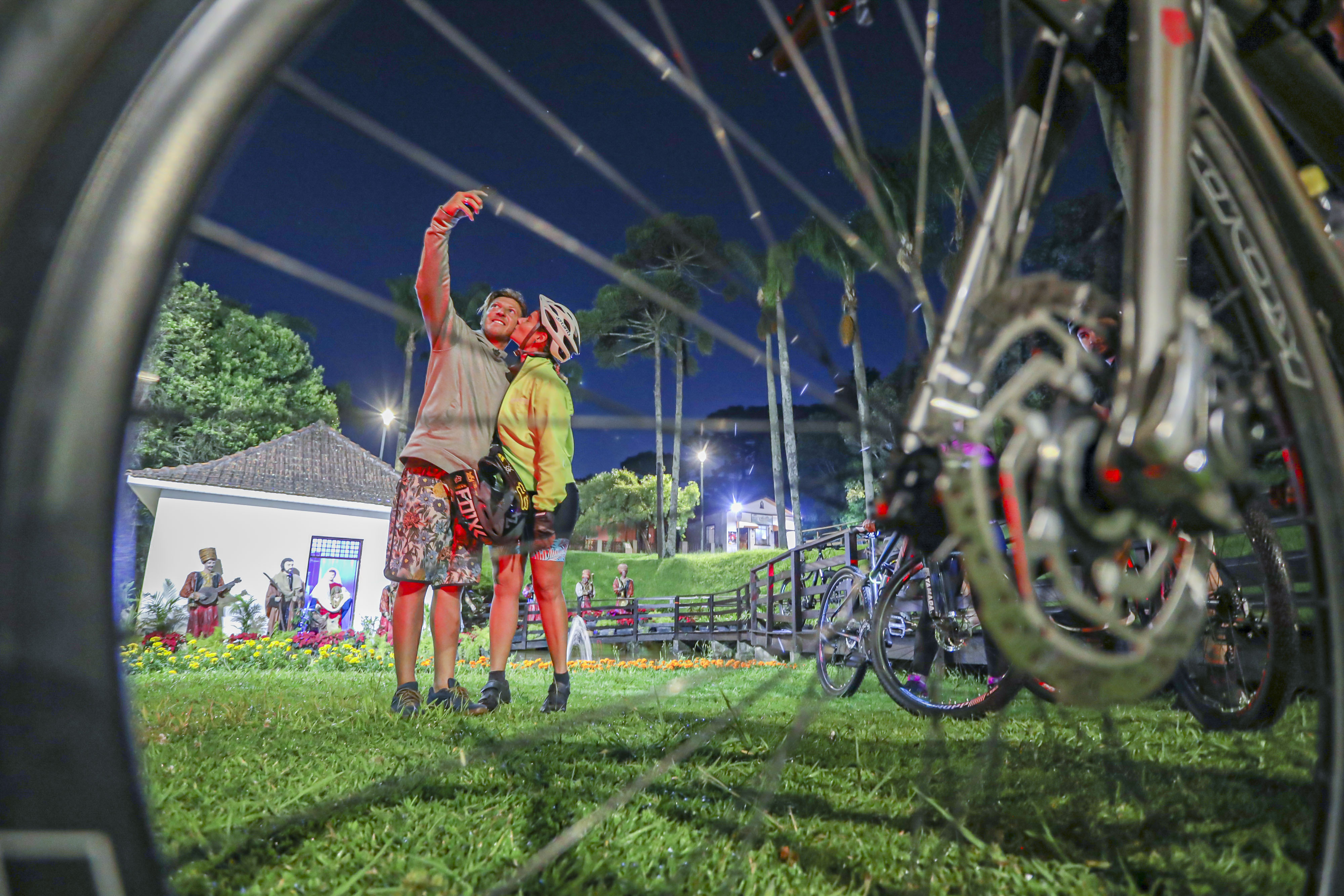 Pedala De Natal Reúne Centenas De Ciclistas Na Regional Bairro.