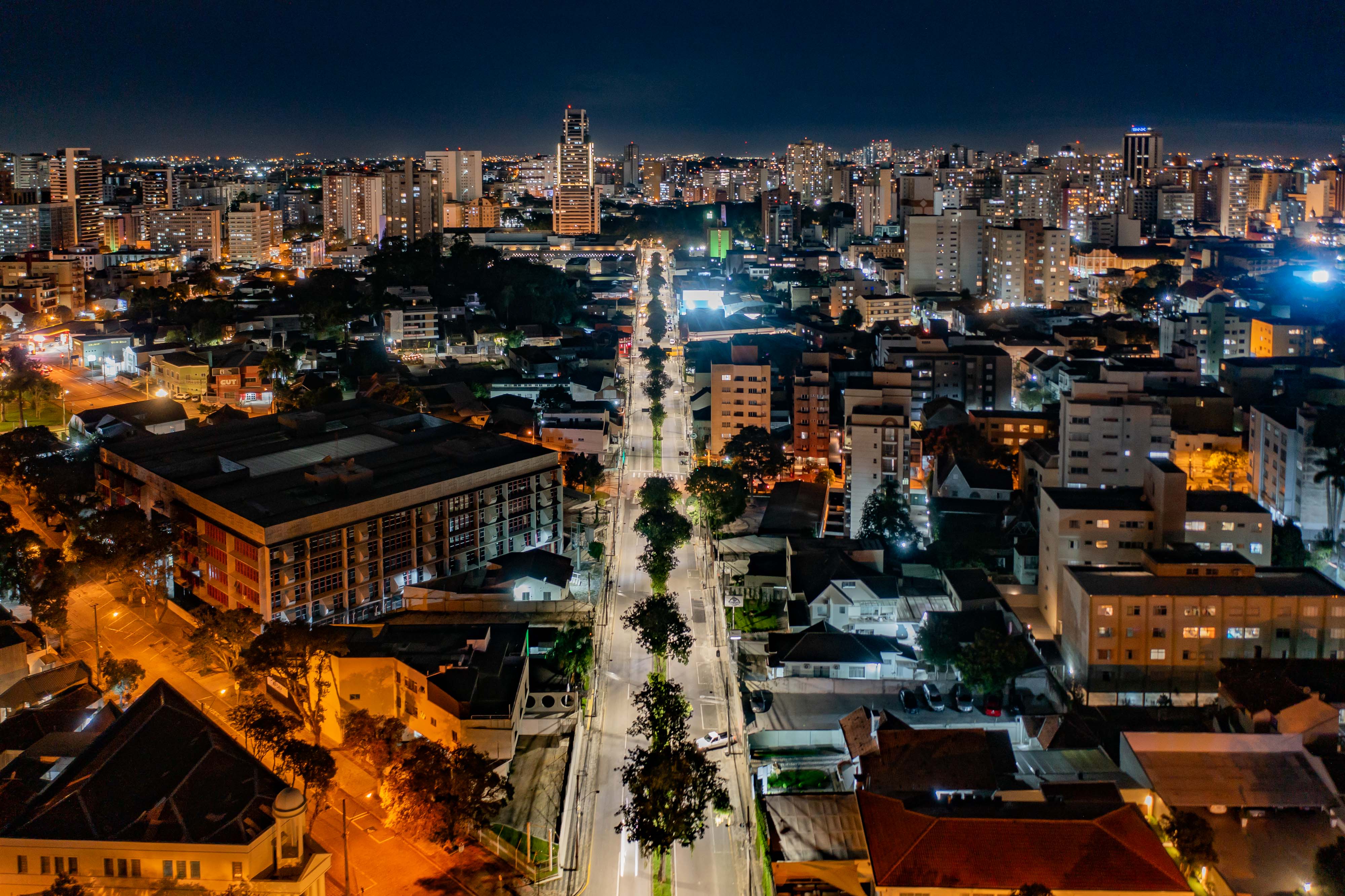 Trecho urbano da BR-277 ganha nova iluminação em tecnologia LED -  Prefeitura de Curitiba