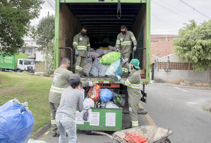 Já estão no site da Prefeitura de Curitiba as novas datas e locais dos 103 pontos de troca do Câmbio Verde.
Foto: Levy Ferreira/SMCS