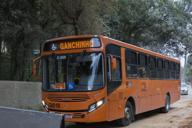 Mais 18 linhas de ônibus de Curitiba passarão a ter pagamento exclusivo com cartão-transporte. Foto: Valdecir Galor/SMCS (arquivo)