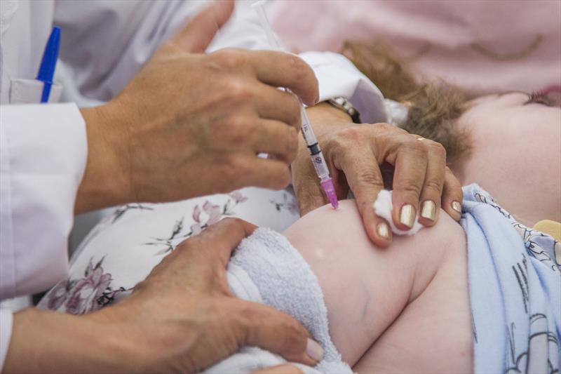 Crianças começam a receber a vacina contra a covid-19. Curitiba, 17/01/2022. Foto: Pedro Ribas/SMCS