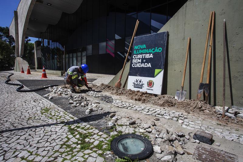  Instalação da nova iluminação cênica no Museu Municipal de Arte (MUMA) – Portão Cultural.  Curitiba, 25/01/2022. Foto: Ricardo Marajó/SMCS