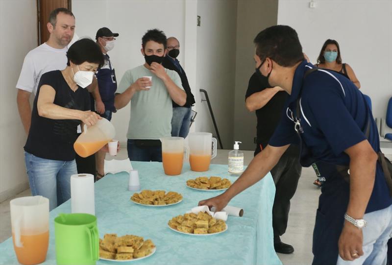 Permissionários do Mercado Municipal participam de diversas ações contra o desperdício de alimentos. - Curitiba, 27/01/2022 - Foto: Luiz Costa / SMCS