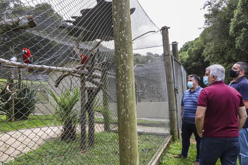 Prefeito de Córdoba, na Argentina, Martin Llaryora, fez uma visita ao Zoológico de Curitiba. Curitiba, 15/02/2022. Foto: Hully Paiva/SMCS