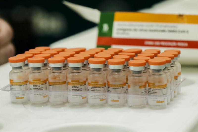 Curitibinhas vacinados com Coronavac recebem a segunda dose na próxima semana.
Foto: Ricardo Marajó/SMCS