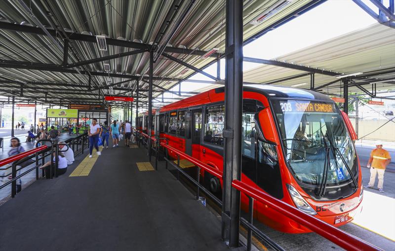 Transporte Coletivo - Terminal de onibus do Santa Candida está quase finalizado - Curitiba, 19/12/2018 - Foto: Daniel Castellano / SMCS