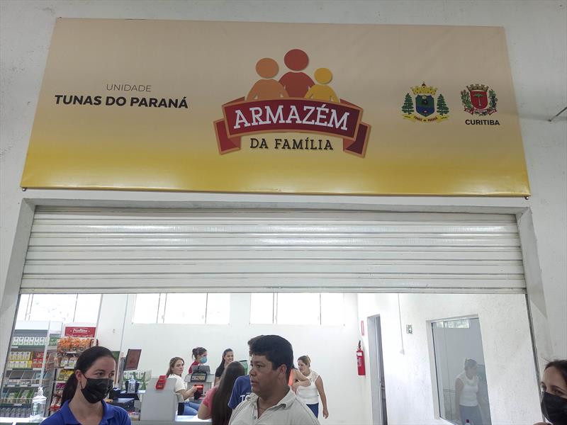 Moradores de Tunas do Paraná ganham Armazém da Família Prefeitura de Curitiba Moradores de Tunas do Paraná ganham Armazém da Família Prefeitura de Curitiba