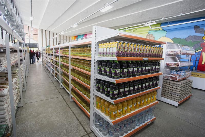Inauguração do Complexo de Segurança Alimentar do Capanema, que reúne a 35ª unidade do Armazém da Família e a Escola de Segurança Alimentar e Nutricional Patrícia Casillo, que ainda irá atender o Mesa Solidária. Curitiba, 22/03/2022. Foto: Ricardo Marajó/SMCS