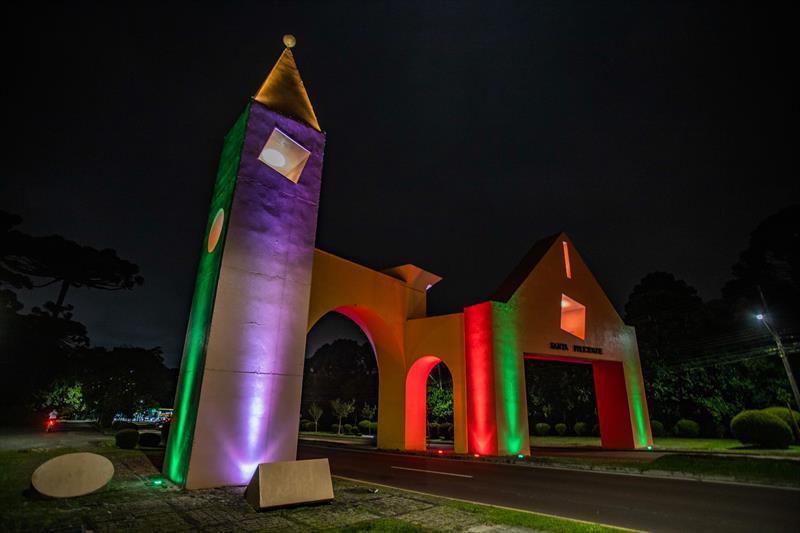 Nova iluminação cênica no Portal de Santa Felicidade - Curitiba, 21/03/2022 - Foto: Daniel Castellano / SMCS
