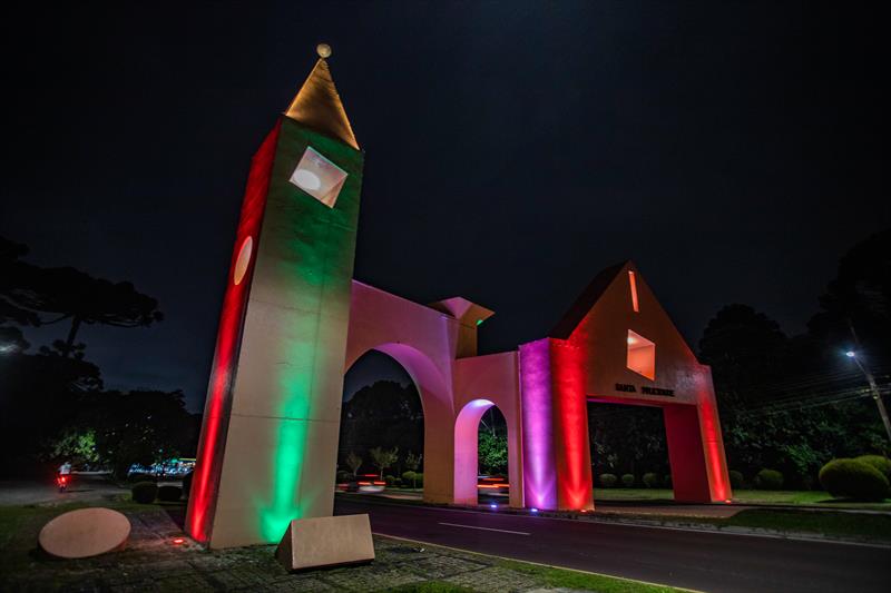 Nova iluminação cênica no Portal de Santa Felicidade - Curitiba, 21/03/2022 - Foto: Daniel Castellano / SMCS
