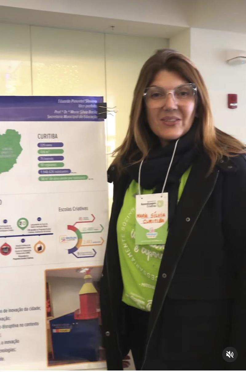 O vice-prefeito de Curitiba, Eduardo Pimentel, e a secretária municipal da Educação, Maria Sílvia Bacila, participam de uma visita técnica ao MIT Media Lab. De 5 a 10/11, a programação incluiu visitas a escolas e aos espaços do MIT Media Lab.
Foto: Divulgação