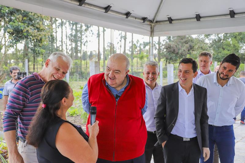 Prefeito Rafael Greca visita a nova Horta Marupiara que integra o programa de hortas urbanas de Curitiba - Curitiba, 20/04/2022 - Foto: Daniel Castellano / SMCS