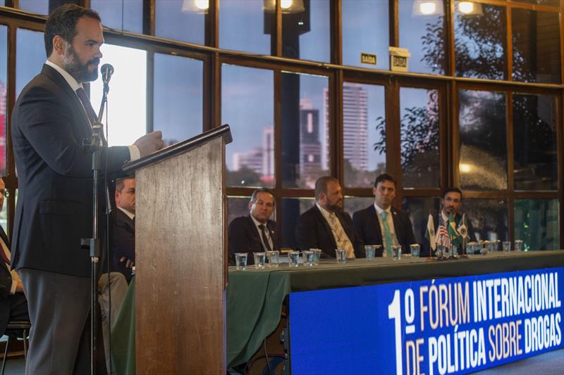 Prefeito Rafael Greca participa do 1º Fórum Internacional de Política Sobre Drogas. Curitiba, 27/04/2022. Foto: Ricardo Marajó/SMCS
