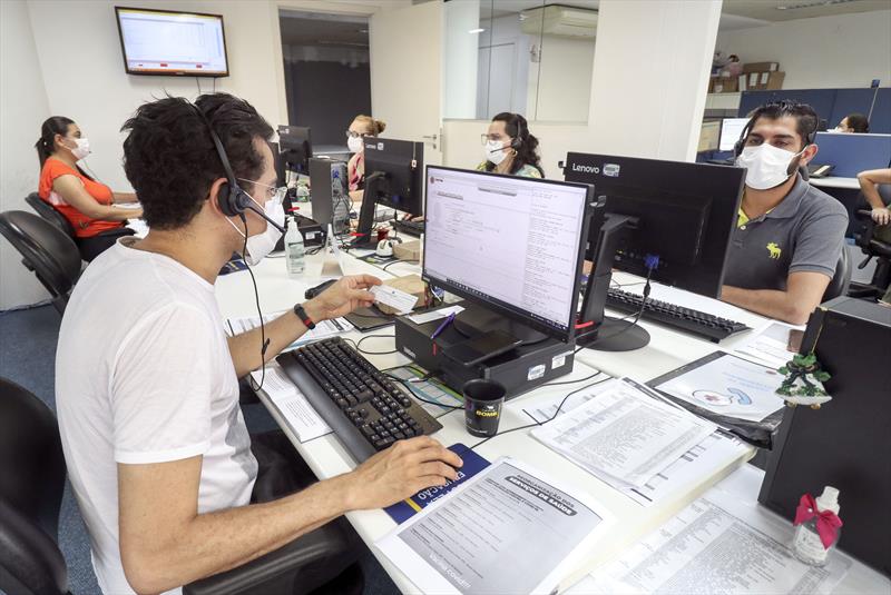 Central 3350-9000 atende por telefone pessoas com sintomas respiratórios. Foto: Lucilia Guimarães/SMCS
