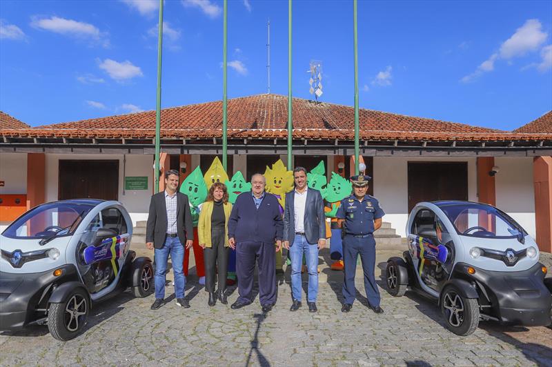 Prefeito Rafael Greca presente durante Inauguração do Espaço Curitiba Solar, anexo ao salão de Atos no Parque Barigui - Curitiba, 06/05/2022 - Foto: Daniel Castellano / SMCS