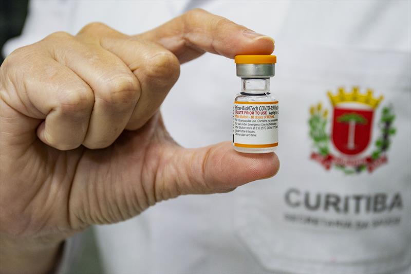Curitiba convoca 7,5 mil pessoas para se vacinarem contra a covid-19 entre 23 e 27 de maio.  Foto:  Ricardo Marajó/SMCS (Arquivo)
