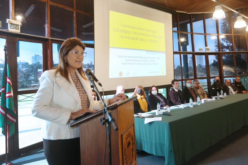 l Seminário Intermunicipal de Trânsito no salão de atos do barigui, faz parte da programação da Campanha Maio Amarelo.
Na imagem, a secretária da Educação, Maria Sívia Bacila.
Curitiba, 23/05/2022.
Foto: Luiz Costa/ SMCS.