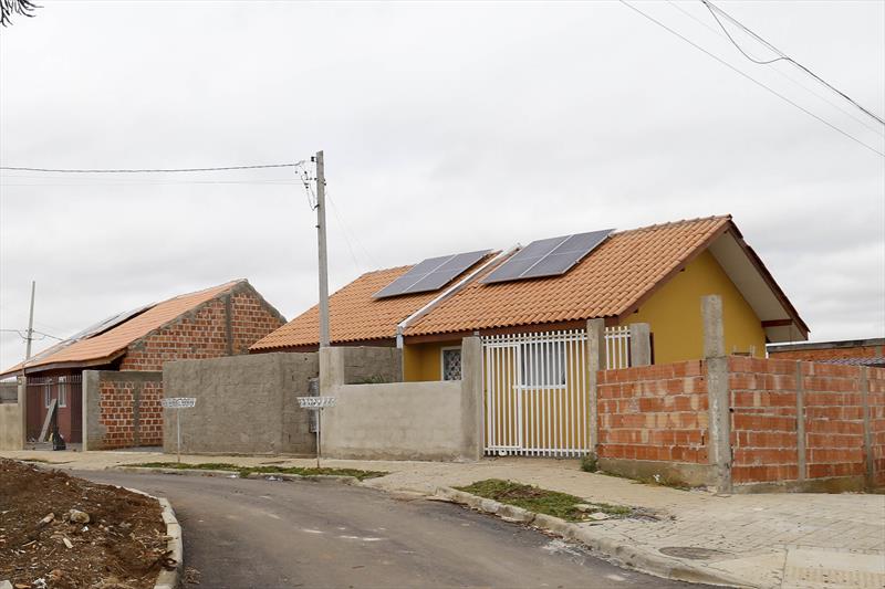Cohab Curitiba irá entregar unidades habitacionais com energia solar, na Vila Nina (Fazendinha).
Curitiba, 15/06/2022
Foto: Rafael Silva