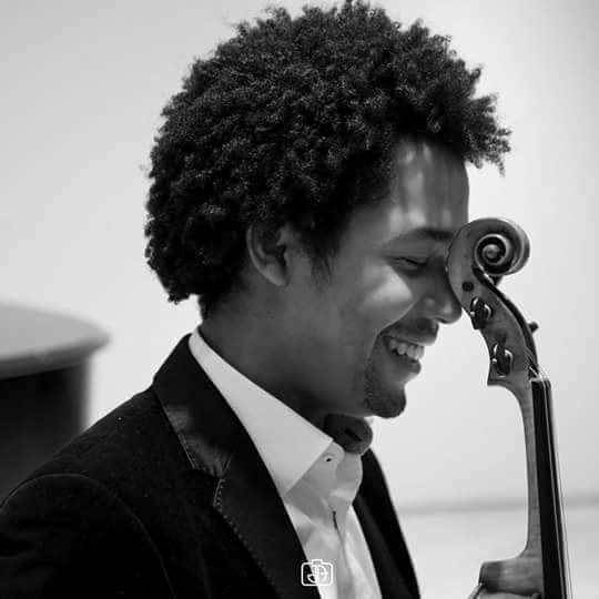 O violista paraibano Iberê Carvalho é outro destaque da nova geração da música erudita brasileira que estará no palco da 39º Oficina de Música de Curitiba. .
Foto: Divulgação