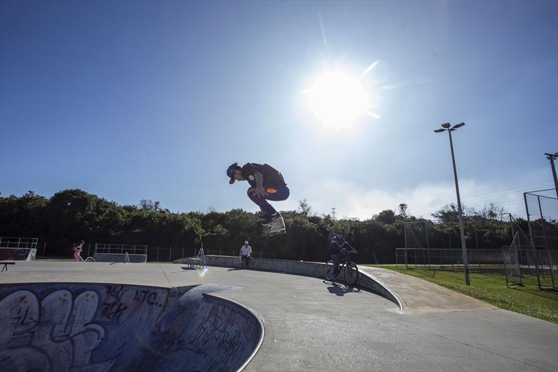Pista de skate do Parque Yberê no bairro Campo de Santana. Curitiba, 15/06/2022. Foto: Ricardo Marajó/SMCS