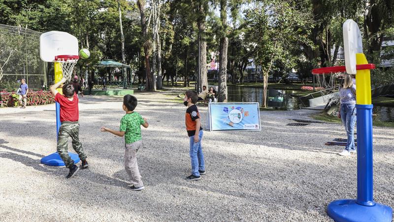 Jogos do Piá tem programação para comemorar o Dia do Brincar no Passeio Público. Curitiba, 28/05/2022. Foto: Hully Paiva/SMCS