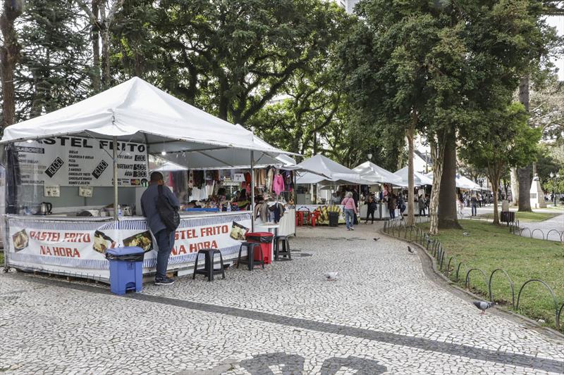 Feira Especial de Inverno Praça Santos Andrade. Curitiba, 24/06/2022. Foto: Hully Paiva/SMCS
