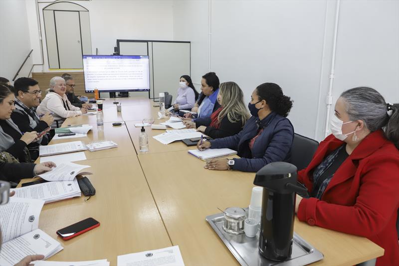 Gestores e técnicos da Prefeitura de Curitiba em reuniões de negociação com os dirigentes dos sindicatos. Curitiba, 01/07/2022. Foto: Hully Paiva/SMCS