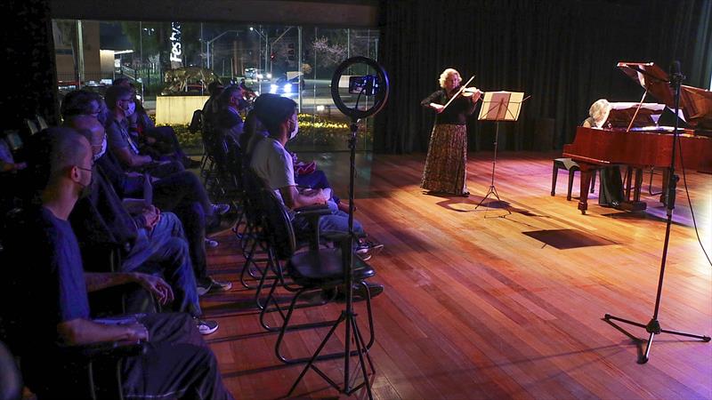 No Memorial Paranista, foi aberto o 2º Simpósio Brasileiro de Musicologia, que este ano debate com especialistas da área da música o centenário da Semana de Arte Moderna.
Foto: Divulgação