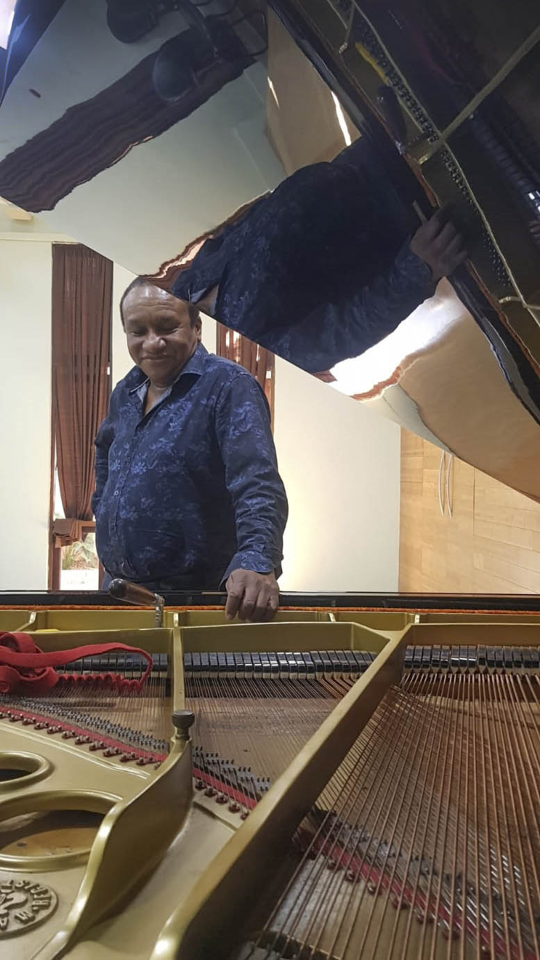 Donizete: afinador de piano completa 30 anos de Oficina de Música.
Foto: Divulgação