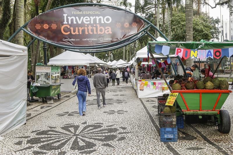 Feira de Páscoa começa nesta quarta (29) nas praças Osório e Santos Andrade  - RIC Mais