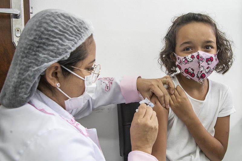 Curitiba inicia nesta sexta-feira (22/7) a vacinação de crianças de 3 e 4 anos contra a covid. Foto: Ricardo Marajó/SMCS