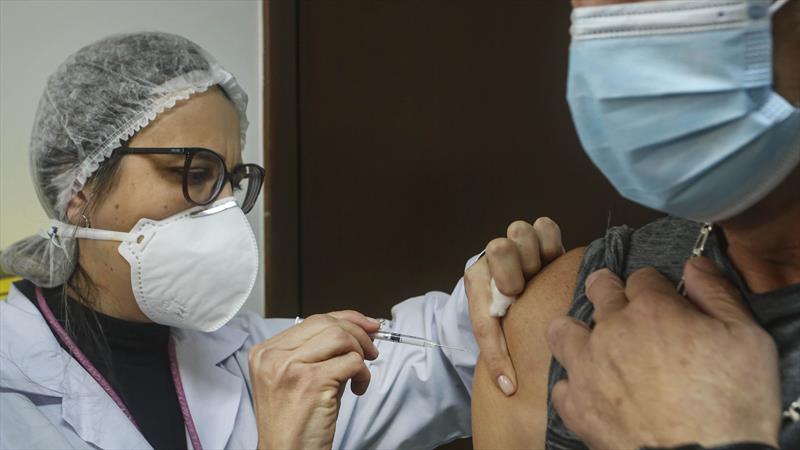 Cinco unidades de saúde vão vacinar até as 21h na próxima semana.
Foto: Luiz Costa/ SMCS.
