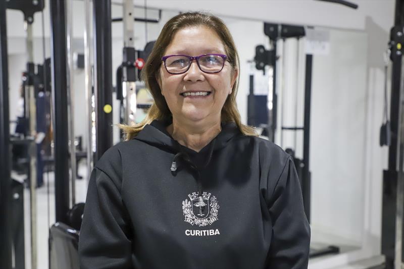 Academia de musculação é o mais novo atrativo do Centro de Esporte e Lazer Carmo, na Rua da Cidadania do Boqueirão. Na imagem, Roseli do Rocio Teixeira, coordenadora do centro esportivo. Curitiba, 29/07/2022. Foto: Hully Paiva/SMCS