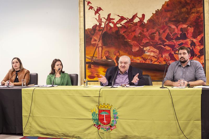 Prefeito Rafael Greca participa de encontro por videoconferência com prefeitos da região sul. Curitiba, 02/08/2022. Foto: Ricardo Marajó/SMCS