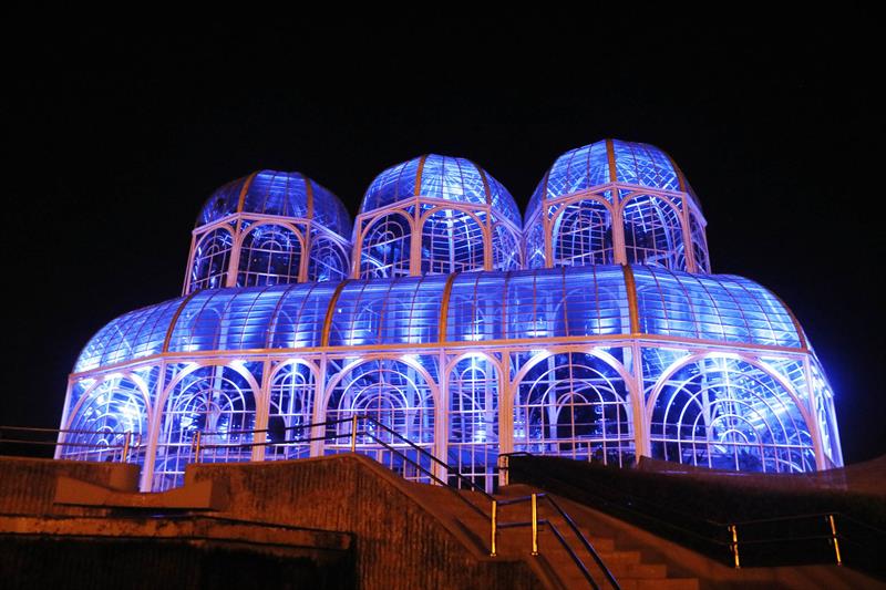 Espaços públicos são iluminados de azul em comemoração aos 36 anos da Guarda Municipal. Foto: Lucilia Guimarães/SMCS